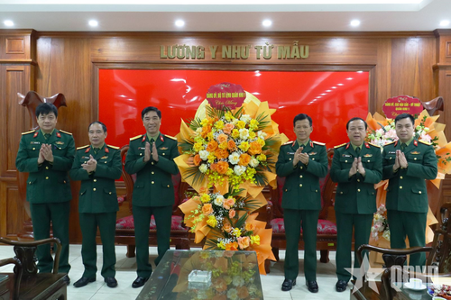 Quân khu 1 thăm, chúc mừng các đơn vị quân y nhân Ngày Thầy thuốc Việt Nam