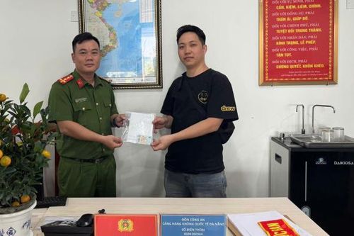 Trao trả tài sản cho du khách