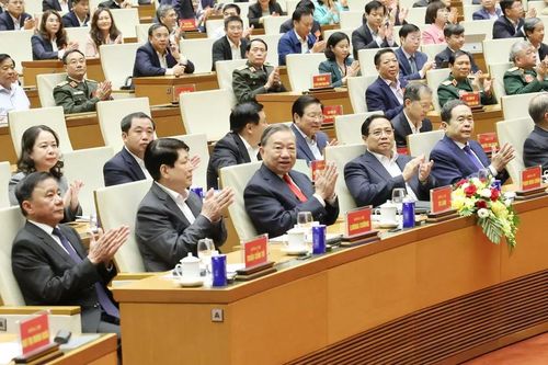 Tăng cường 'nội lực vật chất' và củng cố 'nội lực tinh thần' trong giai đoạn phát triển mới