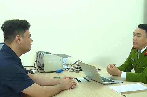 Khởi tố người đàn ông đậu ô tô 'khóa đầu, khóa đuôi' ngày mùng 2 Tết ở Hà Tĩnh