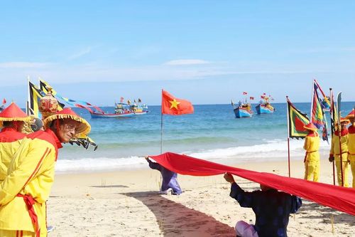 Độc đáo lễ cung nghinh Thủy Lục cư dân vạn đầm Xương Lý
