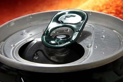 Tây Ban Nha triển khai các biện pháp hạn chế bán nước tăng lực cho trẻ vị thành niên