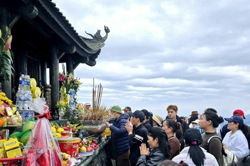 Khai hội Xuân Yên Tử 2026: Di sản thế giới bừng sáng giữa ngàn mây