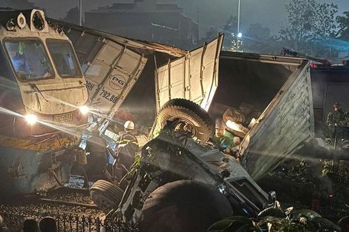 Vụ va chạm giao thông đường sắt ở Ngọc Hồi: Tài xế xe tải tử vong