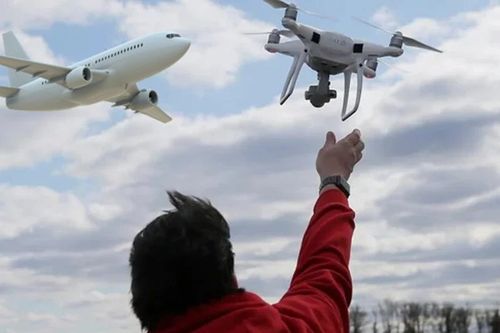 Vật thể lạ, UAV uy hiếp an toàn hàng không như thế nào?