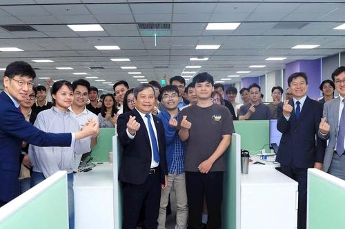 Chủ tịch Hà Nội: Xây dựng nguồn nhân lực đáp ứng yêu cầu từ các tập đoàn công nghệ hàng đầu