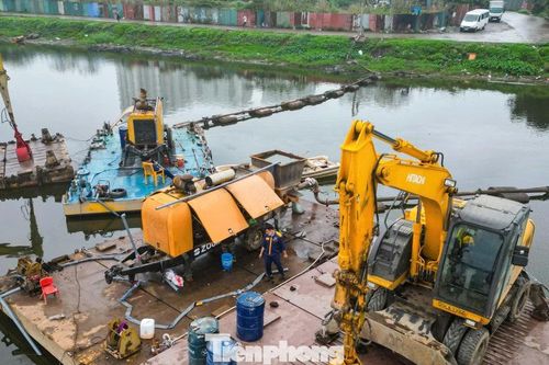 Xuyên đêm hút bùn hạ lưu sông Tô Lịch, Kim Ngưu theo lệnh khẩn cấp