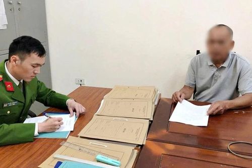 Xử phạt chủ bãi xe 'chặt chém' ở lễ hội