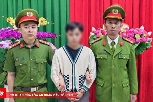Bắt tài xế lái xe đâm vào nhóm người tại cây xăng