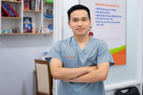 Lối đi riêng của vị bác sĩ từ tin nhắn: 'Em bị lừa rồi'