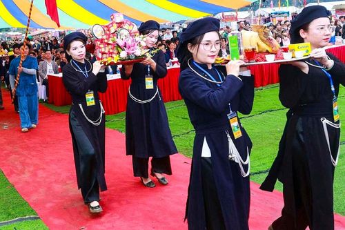 Du xuân Ba Bể, đắm mình trong không gian văn hóa truyền thống