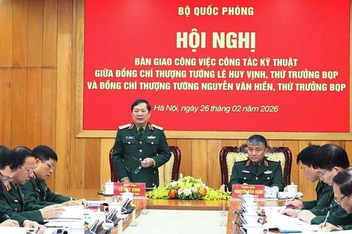 Hai Thứ trưởng Bộ Quốc phòng bàn giao và nhận nhiệm vụ công tác kỹ thuật