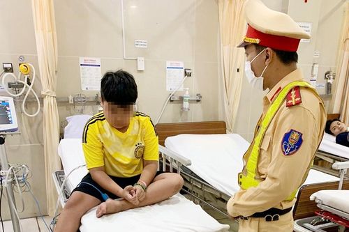 CSGT tuyến cao tốc dùng xe đặc chủng mở đường đưa bé trai đi cấp cứu