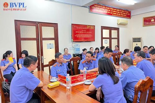 VKSND TP Hồ Chí Minh thăm, chúc Tết công chức, người lao động VKSND Khu vực 8