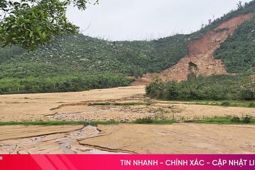 Nhiều diện tích đất nông nghiệp xã Kỳ Xuân bị bỏ hoang vì sạt lở