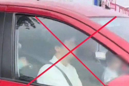 Hà Nội: Xử lý tài xế để trẻ em ngồi ngay trước vô lăng