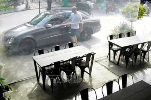 Khẩn trương truy tìm đối tượng trộm xe Mercedes