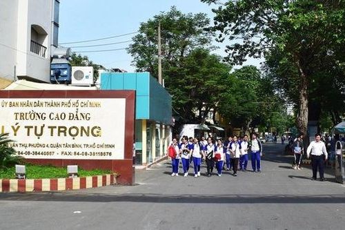 Một trường cao đẳng ở Tp.HCM phải hoàn trả hơn 20 tỷ đồng cho người học