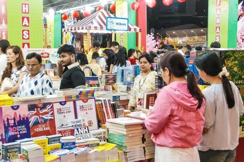TP.HCM: Lễ hội đường sách Tết Bính Ngọ đón hơn 1,1 triệu lượt khách, thu về gần 10 tỷ đồng