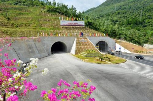 Đầu tư hơn 915 tỷ đồng hoàn thiện việc mở rộng hầm Cù Mông lên 4 làn xe