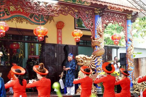 Phong phú hoạt động ở Lễ hội Bà Chợ Được