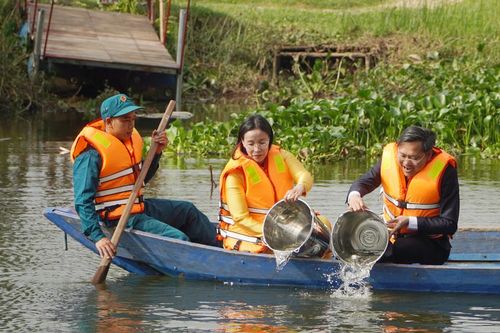 Sôi nổi lễ hội đình làng Hương Trà