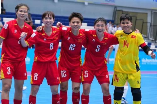 Đội tuyển futsal nữ Việt Nam cùng Australia vào bán kết giải Đông Nam Á