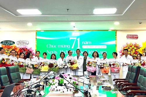 Bệnh viện Bình Định tọa đàm kỷ niệm 71 năm Ngày Thầy thuốc Việt Nam