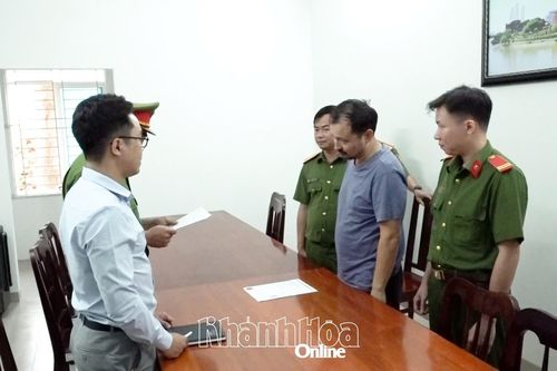 Trục xuất đối tượng người Kazakhstan bị Interpol truy nã đỏ