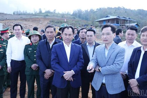 Thường trực Tỉnh ủy thăm, kiểm tra việc thực hiện nhiệm vụ đầu xuân mới tại xã biên giới Y Tý