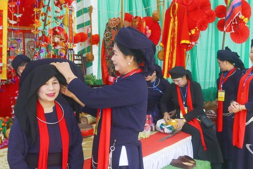 Mùa lễ hội - Trao truyền giá trị di sản văn hóa