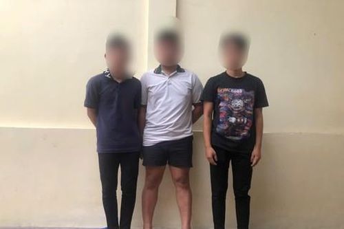 Bắt nhóm đối tượng chặn đường dùng mũ bảo hiểm đánh người vì 'nhìn thấy ghét'