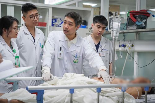 Bác sĩ BV Việt Đức: 'Bệnh nhân tự ngồi dậy sau mổ là món quà 27/2 ý nghĩa nhất'