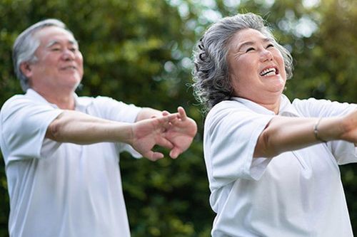 3 nguyên tắc vàng để hậu vận thảnh thơi, con cháu nể trọng: Tầm nhìn xa của người già thông thái