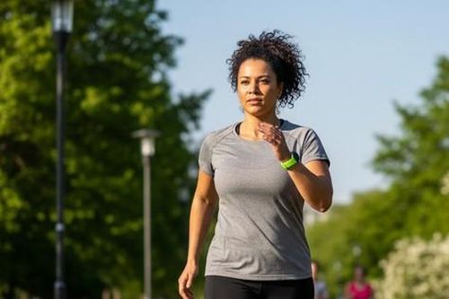 Đi bộ, cardio nhẹ hay HIIT: Lựa chọn nào an toàn để giảm cân sau nghỉ Tết?