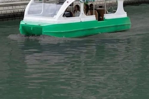 Bangkok dùng taxi thuyền để giảm tắc đường và ô nhiễm môi trường