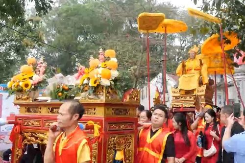 Hàng trăm năm gìn giữ tục rước vua giả độc nhất vô nhị