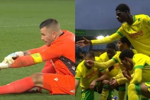 Thủ môn Ligue 1 giả đau để đồng đội ăn uống