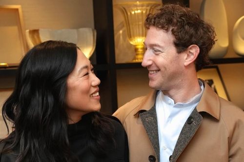 Động thái lạ của vợ chồng Mark Zuckerberg