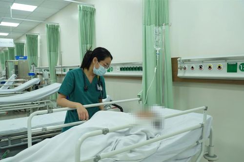 6 người ở TP.HCM phải cấp cứu sau khi ăn bánh mì