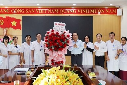 Đội ngũ cán bộ, y bác sĩ Điện Biên vì sức khỏe nhân dân phục vụ