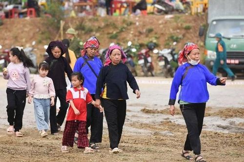 Rộn ràng Hội hát Sloong hao vùng cao Bắc Ninh