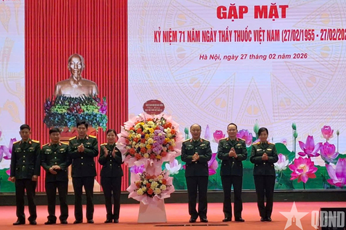 Tạo điều kiện để cán bộ, nhân viên quân y phát huy tốt năng lực