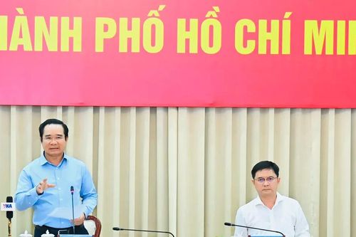 Chủ tịch UBND TPHCM: Chuyển trạng thái từ 'hoàn thành nhiệm vụ' sang 'tạo bứt phá'