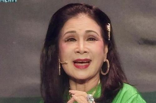 NSND Kim Xuân lên tiếng về khoảnh khắc gục đầu gây hoang mang