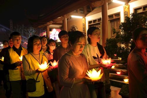 Lung linh Pháp hội Hoa đăng cầu nguyện quốc thái, dân an tại Nghệ An