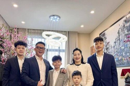 BTV Quang Minh thừa nhận bất lực khi dạy con lớp 2 dù sở hữu học vấn khủng