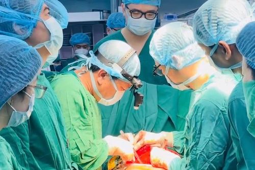 'Bàn tay tài hoa' của người thầy thuốc giúp mỗi nhịp thở là một phép màu