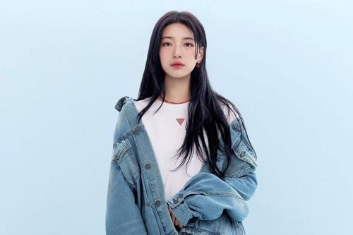 Suzy khoe nhan sắc chuẩn 'tình đầu quốc dân' trong bộ ảnh mới