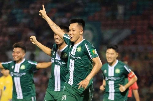 Đội của Công Phượng thắng đậm